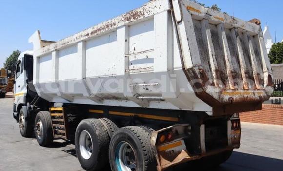 Tenga Tsaru Nissan UD Chena Rori in Mbala in Northern Tenga Tsaru Nissan UD Chena Rori in Mbala in Northern