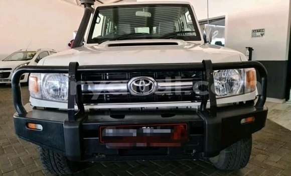 Buy Used Toyota Land Cruiser White Car in Chinsali in Northern Buy Used Toyota Land Cruiser White Car in Chinsali in Northern