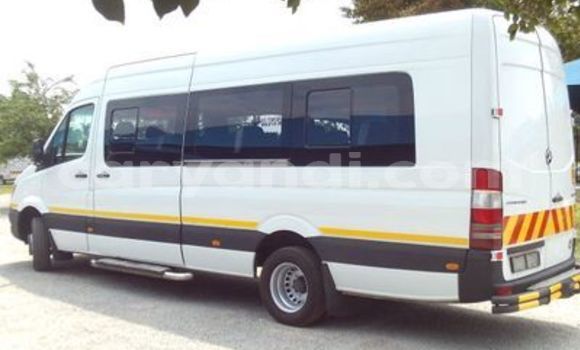 Acheter Occasion Utilitaire Mercedes–Benz Sprinter Blanc à Lusaka, Zambie Acheter Occasion Utilitaire Mercedes–Benz Sprinter Blanc à Lusaka, Zambie