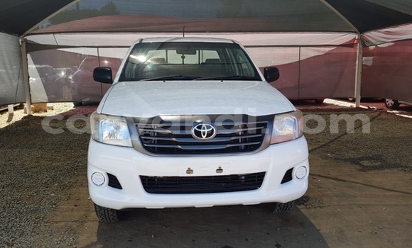 Buy Used Toyota Hilux White Car in Lusaka in Zambia Buy Used Toyota Hilux White Car in Lusaka in Zambia