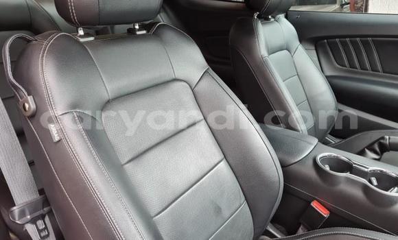 Acheter Occasion Voiture FORD MUSTANG Rouge à Lusaka, Zambie Acheter Occasion Voiture FORD MUSTANG Rouge à Lusaka, Zambie