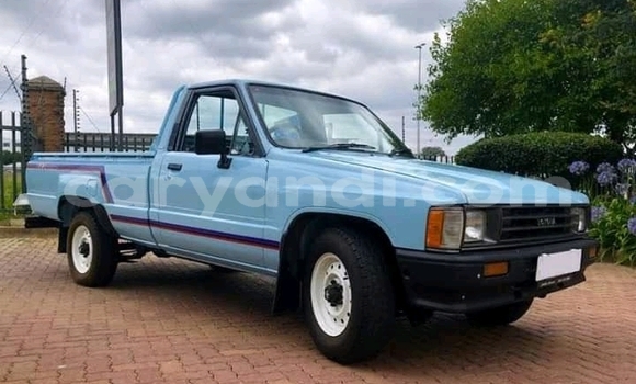 Buy Used Toyota Hilux Blue Car in Lusaka in Zambia