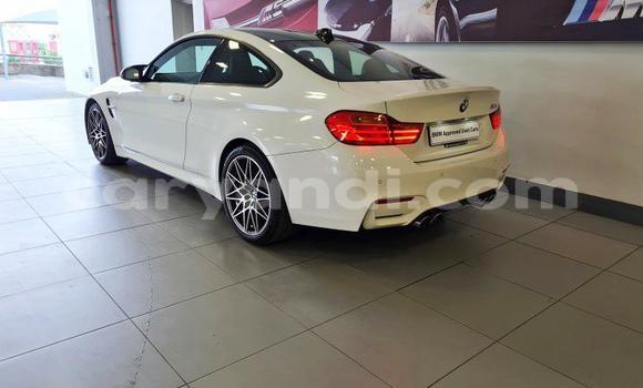 Acheter Occasion Voiture BMW M4 Blanc à Lusaka, Zambie Acheter Occasion Voiture BMW M4 Blanc à Lusaka, Zambie