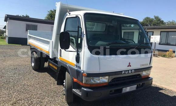 Buy Used Mitsubishi Canter White Truck in Lusaka in Zambia Buy Used Mitsubishi Canter White Truck in Lusaka in Zambia