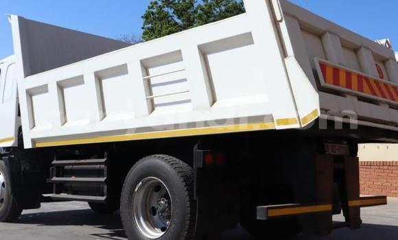Acheter Occasion Utilitaire Hino 300 Series Blanc à Livingstone, Zambie Acheter Occasion Utilitaire Hino 300 Series Blanc à Livingstone, Zambie