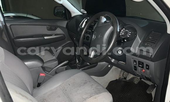 Buy Used Toyota Hilux White Car in Samfya in Luapala Buy Used Toyota Hilux White Car in Samfya in Luapala