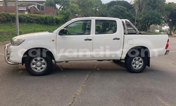 Buy Used Toyota Hilux White Car in Samfya in Luapala Buy Used Toyota Hilux White Car in Samfya in Luapala