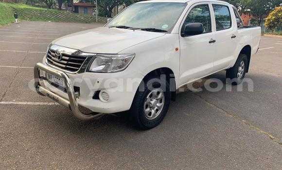 Buy Used Toyota Hilux White Car in Samfya in Luapala Buy Used Toyota Hilux White Car in Samfya in Luapala