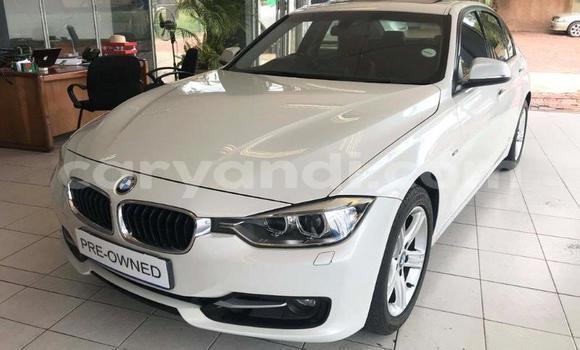 Acheter Occasion Voiture BMW 3–Series Blanc à Lusaka, Zambie