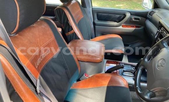 Acheter Occasion Voiture Toyota Land Cruiser Blanc à Lusaka, Zambie Acheter Occasion Voiture Toyota Land Cruiser Blanc à Lusaka, Zambie