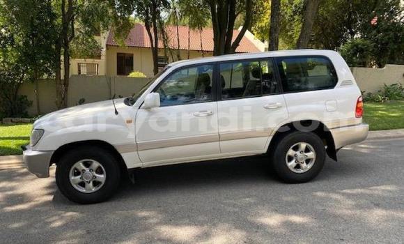 Acheter Occasion Voiture Toyota Land Cruiser Blanc à Lusaka, Zambie Acheter Occasion Voiture Toyota Land Cruiser Blanc à Lusaka, Zambie