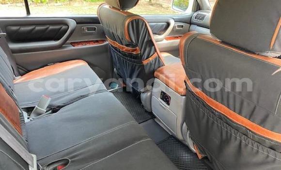 Acheter Occasion Voiture Toyota Land Cruiser Blanc à Lusaka, Zambie Acheter Occasion Voiture Toyota Land Cruiser Blanc à Lusaka, Zambie