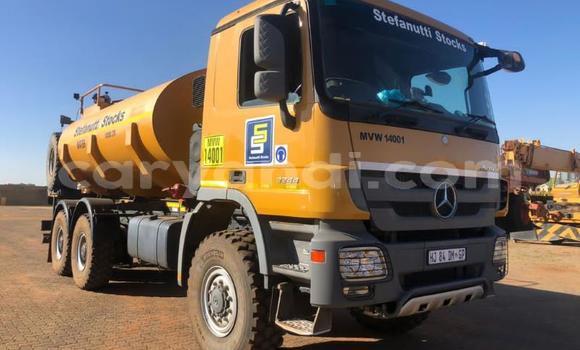 Acheter Occasion Utilitaire Mercedes–Benz 3331 Autre à Lusaka, Zambie Acheter Occasion Utilitaire Mercedes–Benz 3331 Autre à Lusaka, Zambie