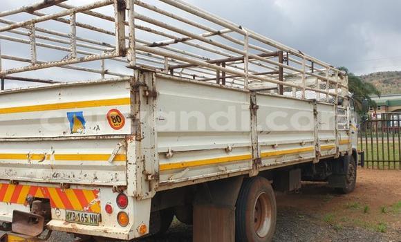 Acheter Occasion Utilitaire Hino 300 Series Blanc à Mansa, Luapala Acheter Occasion Utilitaire Hino 300 Series Blanc à Mansa, Luapala