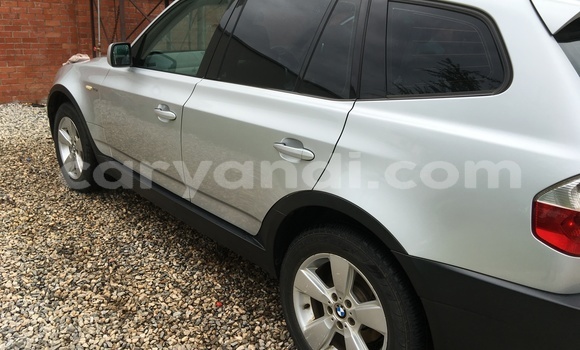 Acheter Occasion Voiture BMW X3 Gris à Lusaka, Zambie Acheter Occasion Voiture BMW X3 Gris à Lusaka, Zambie