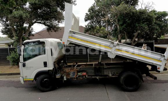 Buy Used Isuzu FTR 850 White Truck in Chipata in Zambia Buy Used Isuzu FTR 850 White Truck in Chipata in Zambia