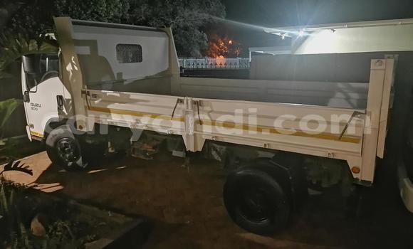 Buy Used Isuzu FTR 850 White Truck in Chipata in Zambia Buy Used Isuzu FTR 850 White Truck in Chipata in Zambia