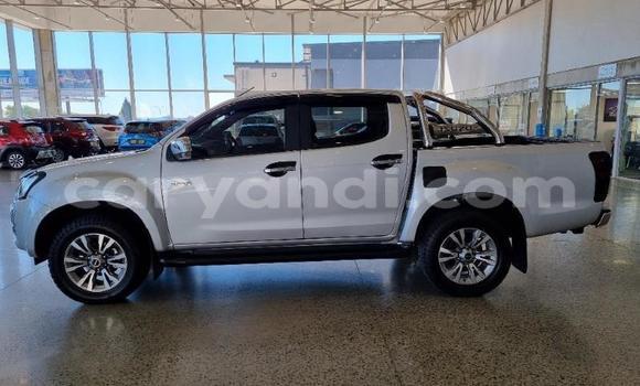 Buy Used Isuzu D–MAX Silver Car in Mansa in Luapala Buy Used Isuzu D–MAX Silver Car in Mansa in Luapala
