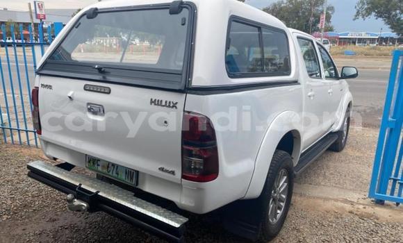 Buy Used Toyota Hilux White Car in Lusaka in Zambia Buy Used Toyota Hilux White Car in Lusaka in Zambia