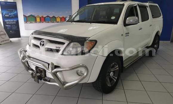 Buy Used Toyota Hilux White Car in Lusaka in Zambia Buy Used Toyota Hilux White Car in Lusaka in Zambia