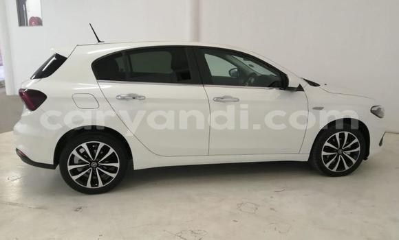 Acheter Occasion Voiture Fiat Tipo Blanc à Livingstone, Zambie Acheter Occasion Voiture Fiat Tipo Blanc à Livingstone, Zambie