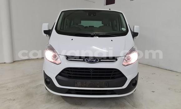 Acheter Occasion Voiture Ford Tourneo Custom Blanc à Livingstone, Zambie Acheter Occasion Voiture Ford Tourneo Custom Blanc à Livingstone, Zambie