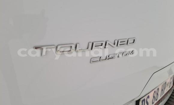 Acheter Occasion Voiture Ford Tourneo Custom Blanc à Livingstone, Zambie Acheter Occasion Voiture Ford Tourneo Custom Blanc à Livingstone, Zambie