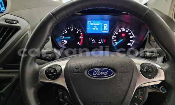 Acheter Occasion Voiture Ford Tourneo Custom Blanc à Livingstone, Zambie Acheter Occasion Voiture Ford Tourneo Custom Blanc à Livingstone, Zambie