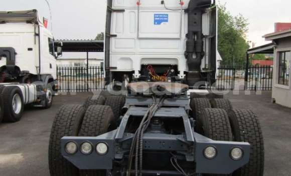 Acheter Occasion Utilitaire DAF CF Blanc à Kitwe, Zambie Acheter Occasion Utilitaire DAF CF Blanc à Kitwe, Zambie