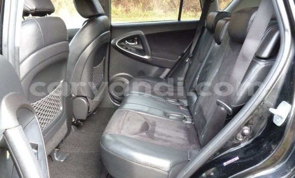 Nunua Imported Toyota RAV4 Nyeusi Gari ndani ya Lusaka nchini Zambia Nunua Imported Toyota RAV4 Nyeusi Gari ndani ya Lusaka nchini Zambia