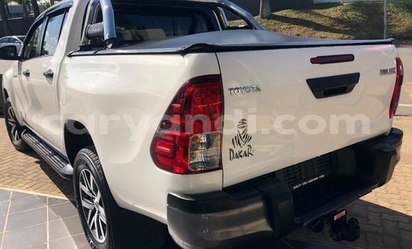 Tenga Tsaru Toyota Hilux Chena Mota in Kabwe in Zambia Tenga Tsaru Toyota Hilux Chena Mota in Kabwe in Zambia