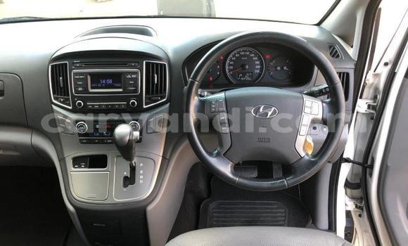 Tenga Tsaru Hyundai H1 Chena Mota in Kabwe in Zambia Tenga Tsaru Hyundai H1 Chena Mota in Kabwe in Zambia