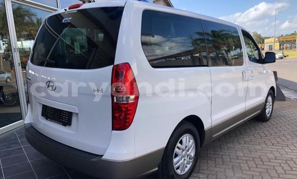 Tenga Tsaru Hyundai H1 Chena Mota in Kabwe in Zambia Tenga Tsaru Hyundai H1 Chena Mota in Kabwe in Zambia