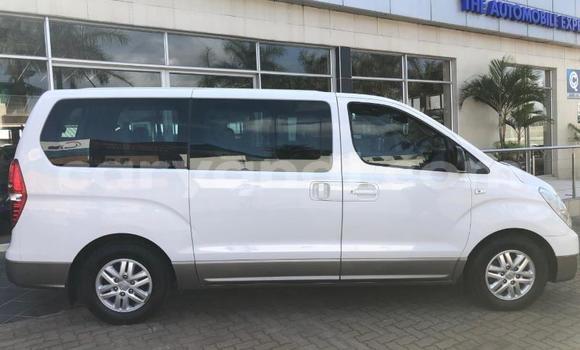 Tenga Tsaru Hyundai H1 Chena Mota in Kabwe in Zambia Tenga Tsaru Hyundai H1 Chena Mota in Kabwe in Zambia