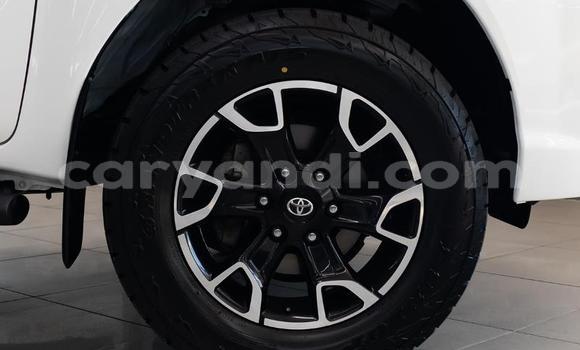 Acheter Occasion Voiture Toyota Hilux Blanc à Lusaka, Zambie Acheter Occasion Voiture Toyota Hilux Blanc à Lusaka, Zambie