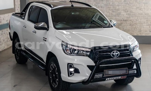 Acheter Occasion Voiture Toyota Hilux Blanc à Lusaka, Zambie Acheter Occasion Voiture Toyota Hilux Blanc à Lusaka, Zambie