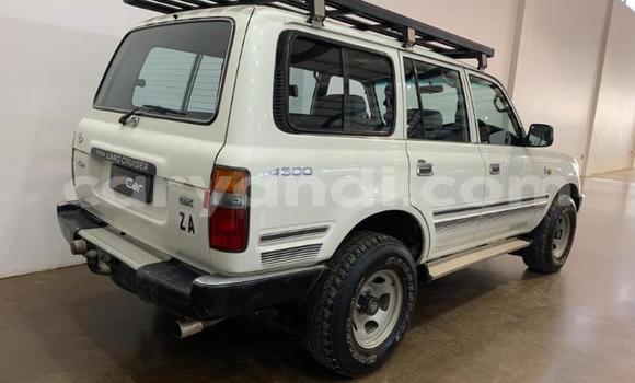 Buy Used Toyota Land Cruiser White Car in Livingstone in Zambia Buy Used Toyota Land Cruiser White Car in Livingstone in Zambia