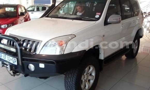 Acheter Occasion Voiture Toyota Land Cruiser Prado Blanc à Lusaka, Zambie Acheter Occasion Voiture Toyota Land Cruiser Prado Blanc à Lusaka, Zambie