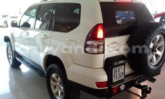 Acheter Occasion Voiture Toyota Land Cruiser Prado Blanc à Lusaka, Zambie Acheter Occasion Voiture Toyota Land Cruiser Prado Blanc à Lusaka, Zambie
