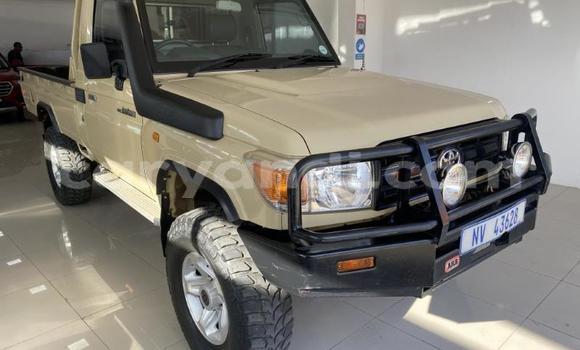 Buy Used Toyota Land Cruiser Green Car in Lusaka in Zambia