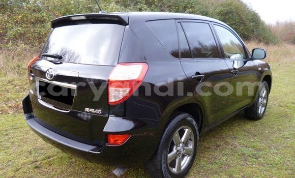 Nunua Imported Toyota RAV4 Nyeusi Gari ndani ya Lusaka nchini Zambia Nunua Imported Toyota RAV4 Nyeusi Gari ndani ya Lusaka nchini Zambia