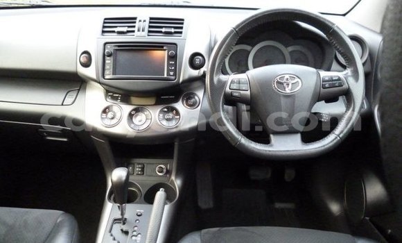 Nunua Imported Toyota RAV4 Nyeusi Gari ndani ya Lusaka nchini Zambia Nunua Imported Toyota RAV4 Nyeusi Gari ndani ya Lusaka nchini Zambia