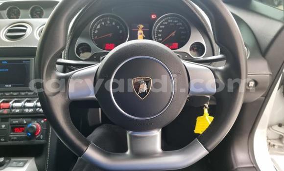 Acheter Occasion Voiture Lamborghini Gallardo Blanc à Lusaka, Zambie Acheter Occasion Voiture Lamborghini Gallardo Blanc à Lusaka, Zambie