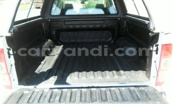 Acheter Occasion Voiture Isuzu KB Blanc à Chingola, Zambie Acheter Occasion Voiture Isuzu KB Blanc à Chingola, Zambie