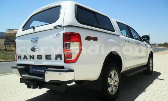 Acheter Occasion Voiture Isuzu KB Blanc à Chingola, Zambie Acheter Occasion Voiture Isuzu KB Blanc à Chingola, Zambie