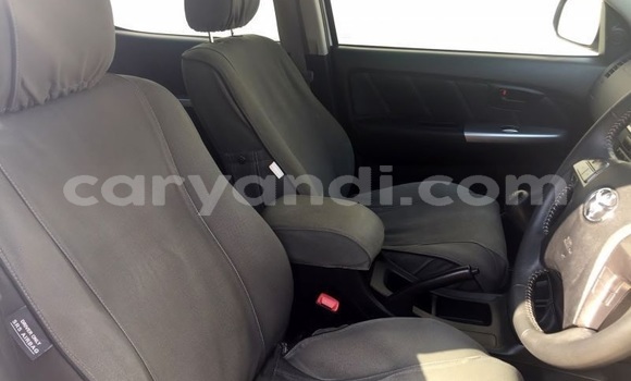 Acheter Occasion Voiture Toyota Hilux Blanc à Zambèze, Nord-Ouest Acheter Occasion Voiture Toyota Hilux Blanc à Zambèze, Nord-Ouest