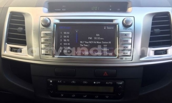 Acheter Occasion Voiture Toyota Hilux Blanc à Zambèze, Nord-Ouest Acheter Occasion Voiture Toyota Hilux Blanc à Zambèze, Nord-Ouest