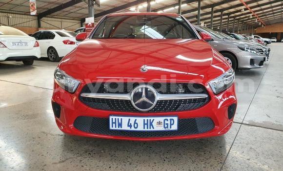 Acheter Occasion Voiture Mercedes-Benz A200 Rouge à Lusaka, Zambie