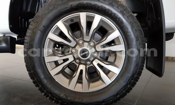 Buy Used Isuzu D–MAX White Car in Lusaka in Zambia Buy Used Isuzu D–MAX White Car in Lusaka in Zambia