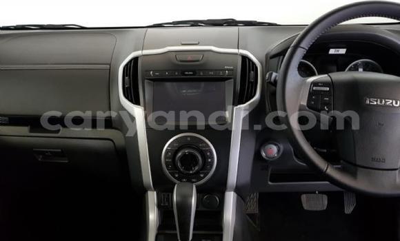 Buy Used Isuzu D–MAX White Car in Lusaka in Zambia Buy Used Isuzu D–MAX White Car in Lusaka in Zambia